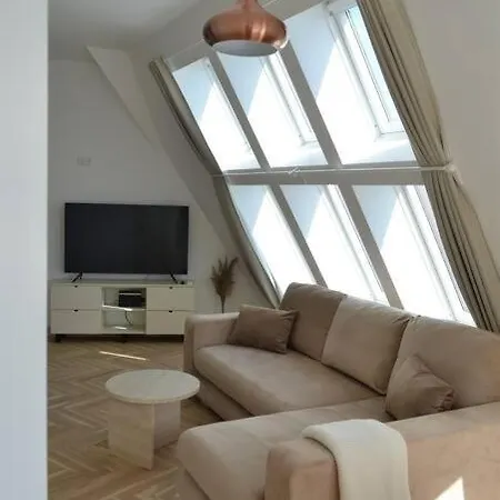 Lejlighed Luxury With A Balcony And View In Old Town