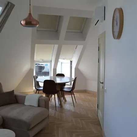 Lejlighed Luxury With A Balcony And View In Old Town